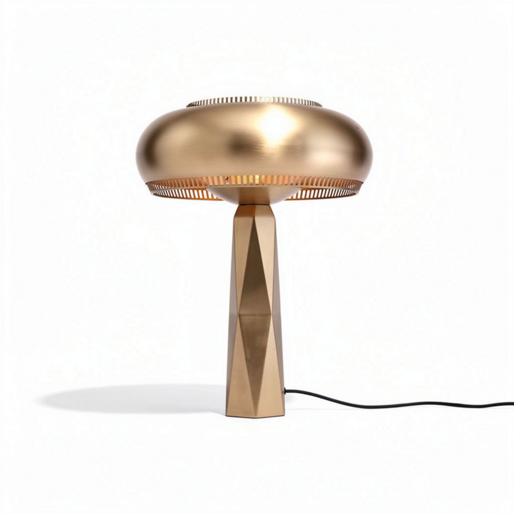 Lampe de table en métal chrome avec abat-jour en forme de dôme dimensions 15 x 15 x 30cm